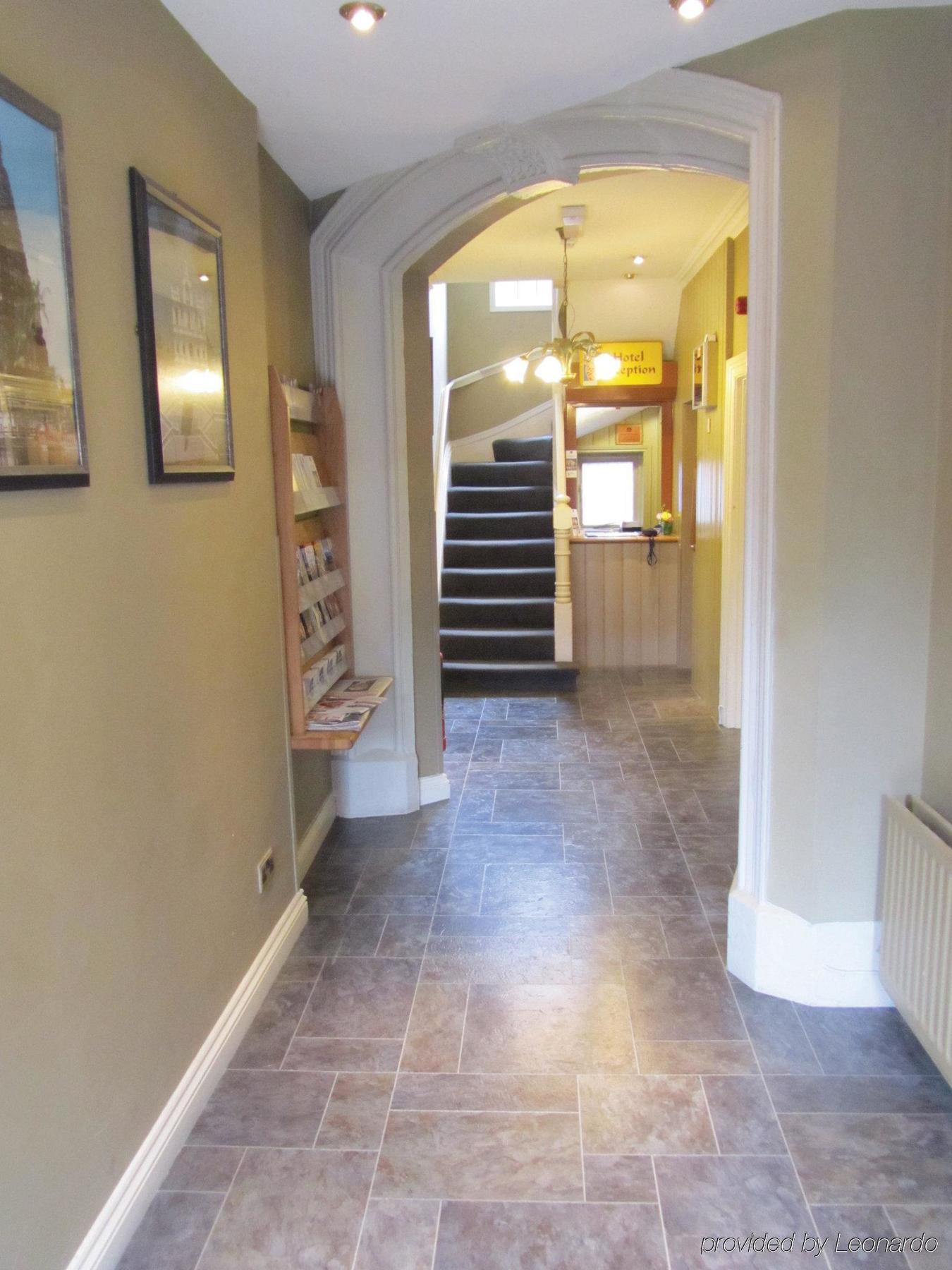 The Peacock Townhouse - Warwick 3* Kenilworth